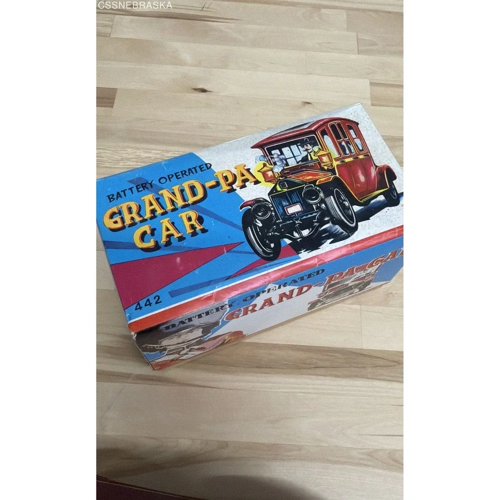 Vintage Grand-Pa Car Battery Operated Tin Toy Antique Automobile 442 With Box